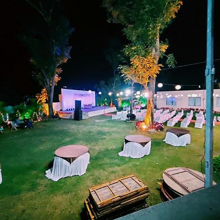Hotel Lions Den Lonavala Eksteriør bilde