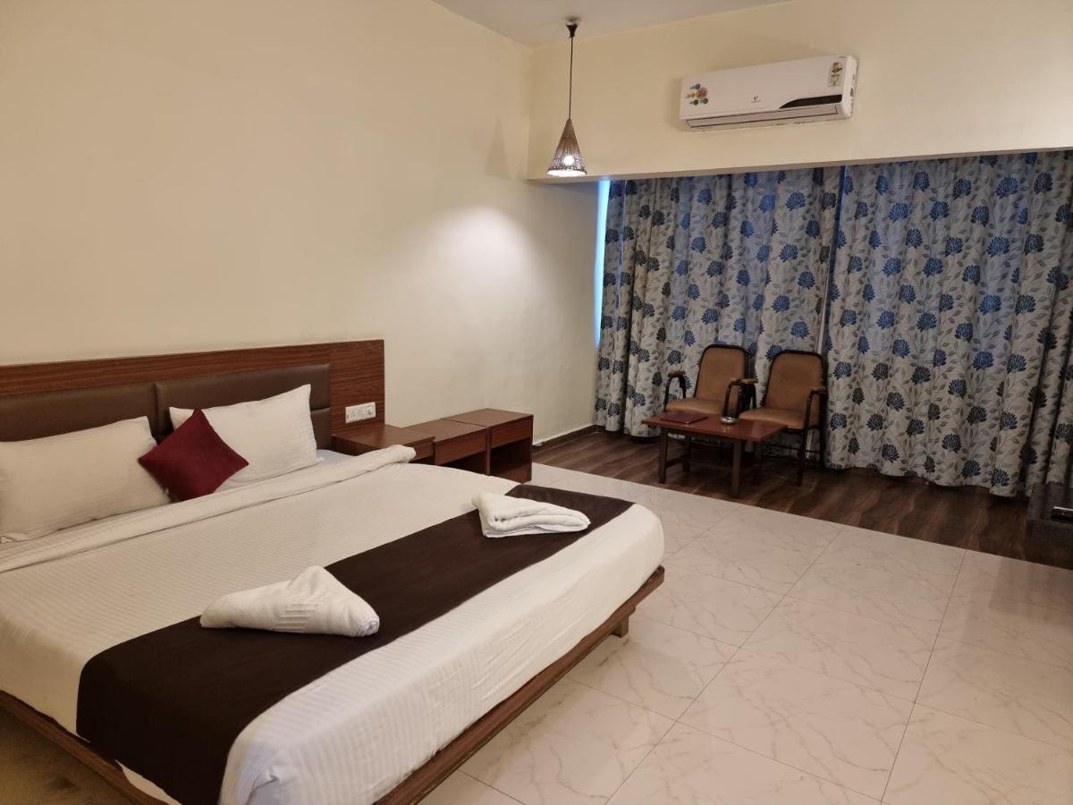 Hotel Lions Den Lonavala Eksteriør bilde