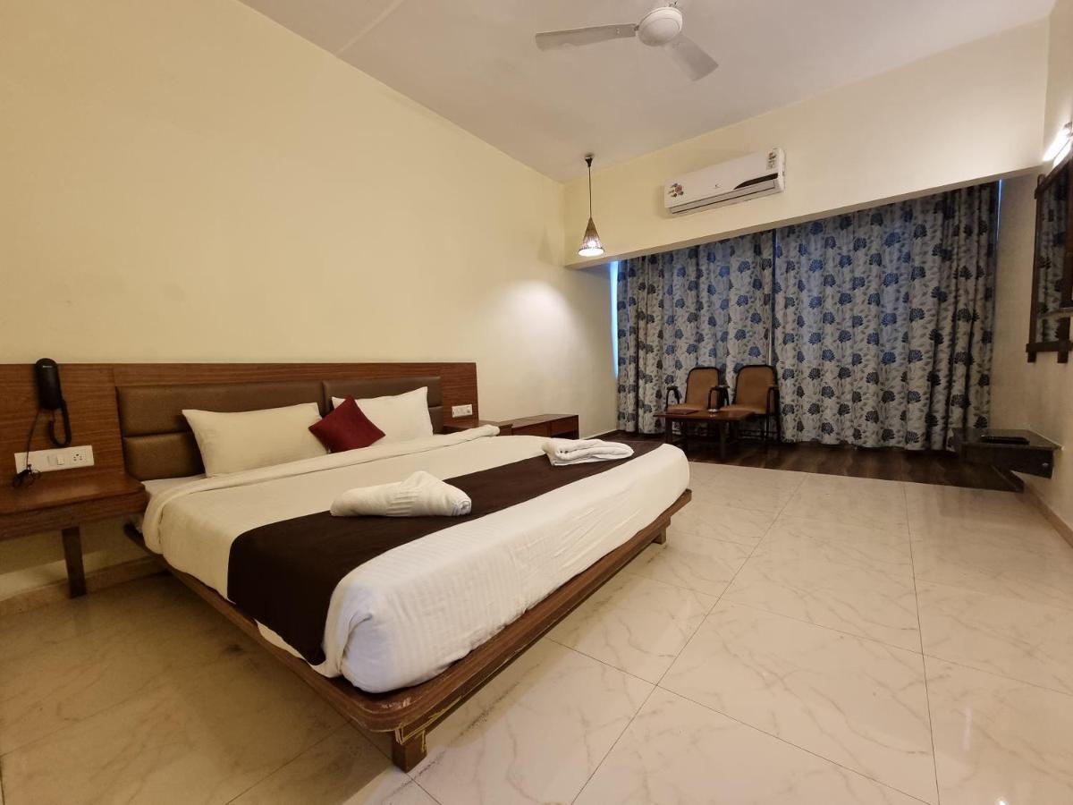 Hotel Lions Den Lonavala Eksteriør bilde