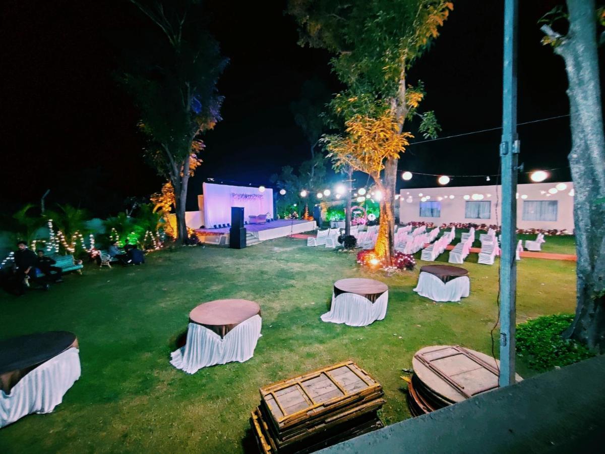 Hotel Lions Den Lonavala Eksteriør bilde
