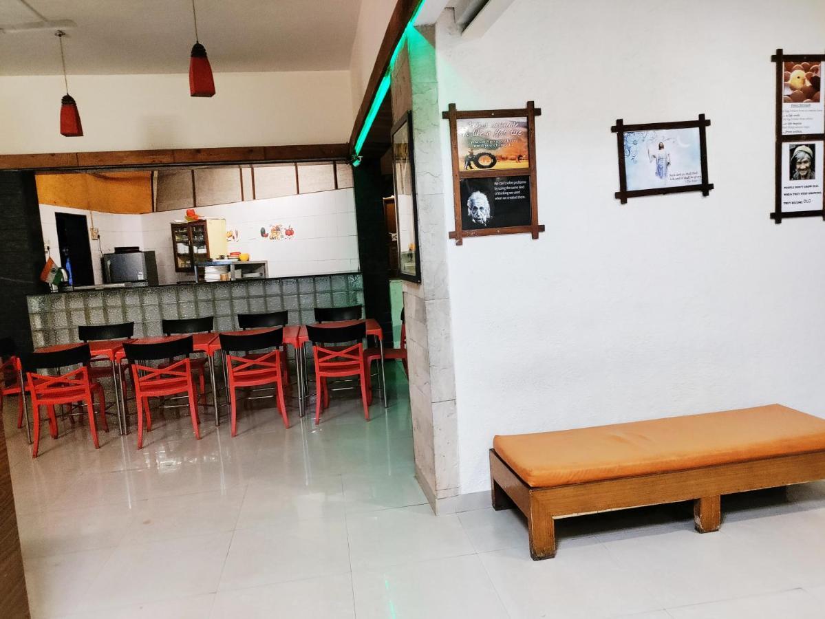 Hotel Lions Den Lonavala Eksteriør bilde
