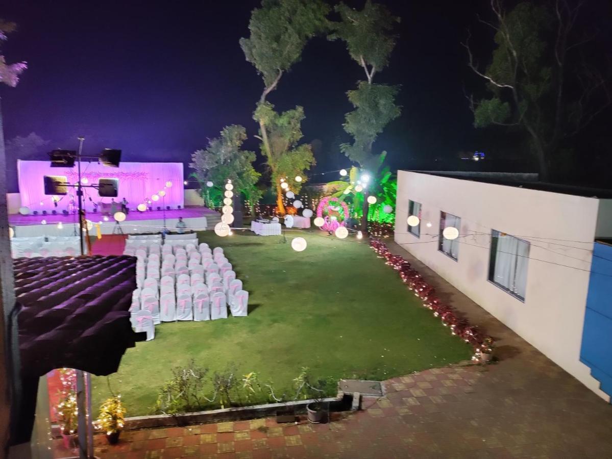Hotel Lions Den Lonavala Eksteriør bilde