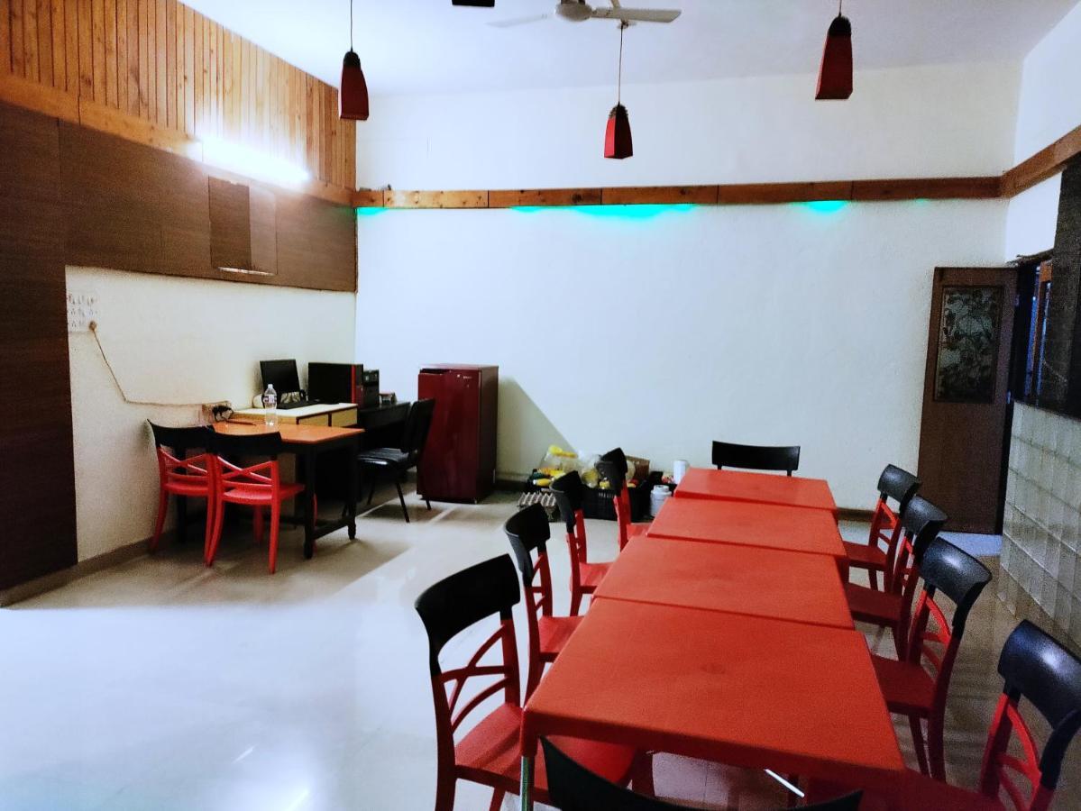 Hotel Lions Den Lonavala Eksteriør bilde