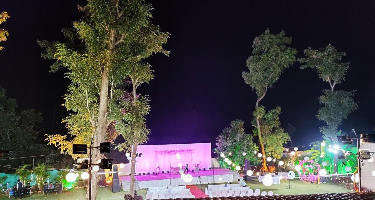 Hotel Lions Den Lonavala Eksteriør bilde