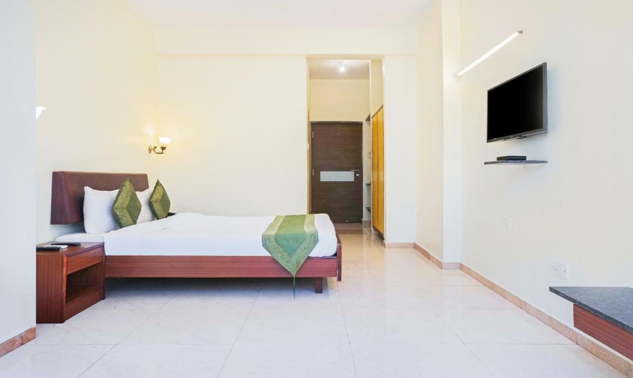 Hotel Lions Den Lonavala Eksteriør bilde