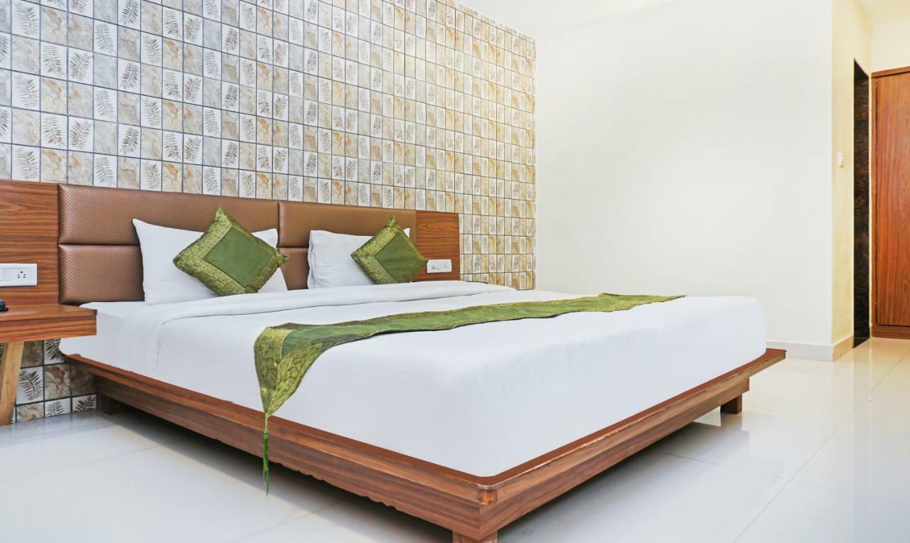 Hotel Lions Den Lonavala Eksteriør bilde