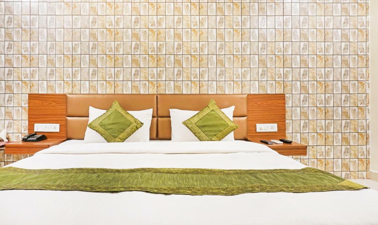 Hotel Lions Den Lonavala Eksteriør bilde