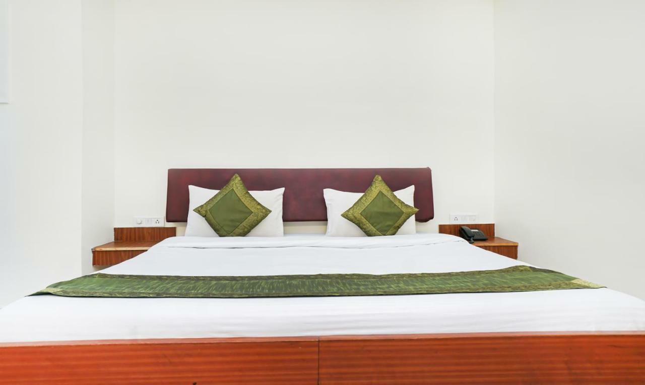 Hotel Lions Den Lonavala Eksteriør bilde
