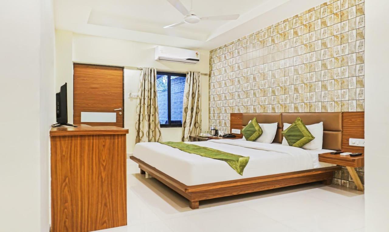 Hotel Lions Den Lonavala Eksteriør bilde
