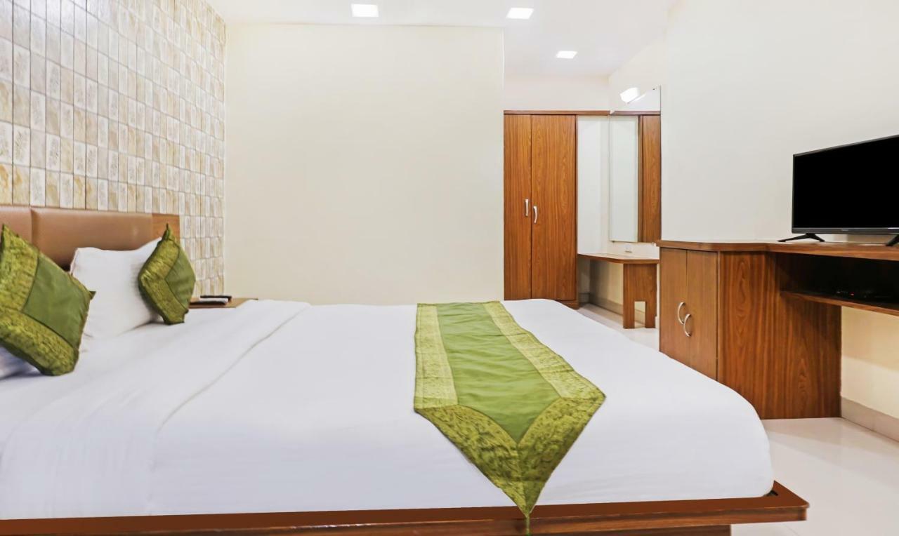 Hotel Lions Den Lonavala Eksteriør bilde